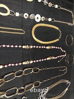 Lot de bijoux vintage à aujourd'hui, signé et non signé, lot de 43 pièces