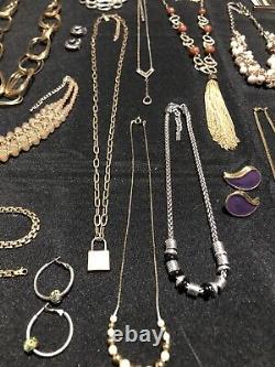 Lot de bijoux vintage à aujourd'hui, signé et non signé, lot de 43 pièces