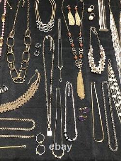 Lot de bijoux vintage à aujourd'hui, signé et non signé, lot de 43 pièces