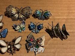 Lot vintage de 8 épingles à papillons dispersées + une paire de boucles d'oreilles en costume argenté de Taxco