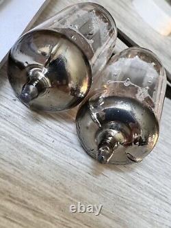 NOTRE paire appariée de ECC83 NOS en platine avec plaques lisses en argent d'avant-guerre