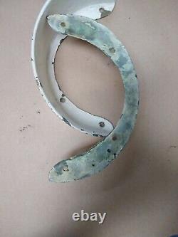 PAIRE ! Protège-éclaboussures de remplissage de carburant en bronze pour Chris Craft Vintage. Actuellement peints.