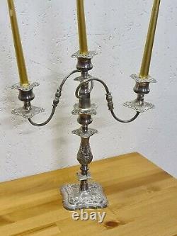 Paire De Candelabras Plaqués Argent Décoratif Vintage