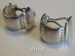 Paire De Clip Vintage Chanel Sur Boucles D’oreilles En Argent