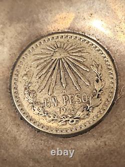 Paire De Vieux Bols En Argent Sterling Avec 1943 1945 Mexicain Un Peso Coin