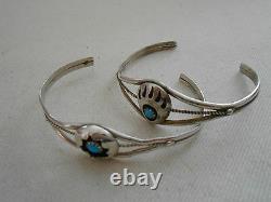 Paire De Vtg Native American Southwest Silver Turquoise Cuff Bracelets 701414