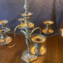 Paire d'antiques candélabres en argent plaqué à 5 lumières porte-bougies à cône par Wilcox