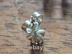 Paire de boucles d'oreilles vintage en or blanc 14 carats et diamants de 10 points