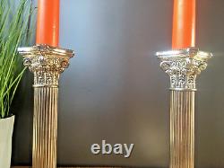 Paire de bougeoirs vintage en colonnes corinthiennes en argent chromé EPNS