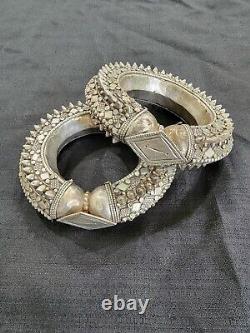 Paire de bracelets en argent ethnique antique