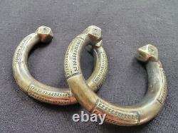 Paire de bracelets en argent vintage assortis de 236 grammes
