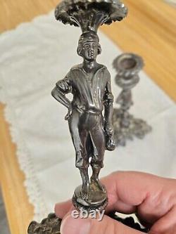 Paire de candélabres figuratifs en métal argenté vintage sur base, non marqués