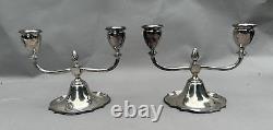 Paire de chandeliers à deux bras en argent plaqué vintage.