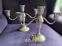 Paire de chandeliers à deux bras en argent sterling avec bordure en godron de création Duchin vintage