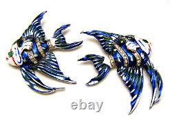 Paire de clips en fourrure en émail de poisson vintage avec strass métalliques bleus, verts et blancs avec des yeux en cabochon.