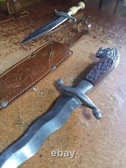Paire de dagues en coutellerie Guttmann vintage avec gaines en cuir