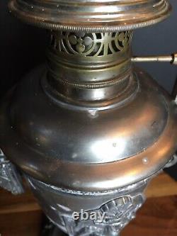 Paire de lampes à pétrole R Ditmar Wien vintage avec un look Art Nouveau Déco et des urnes d'anges
