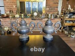 Paire de lampes de table de style urne en laiton plaqué argent vintage Sarreid LTD
