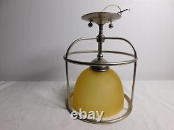 Paire de lampes en verre à dôme industriel Art Déco de 1933 en aluminium, réélectrifiées 8X11