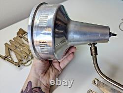 Paire de lampes murales en laiton et aluminium de style vintage du milieu du siècle avec diffuseur MCM