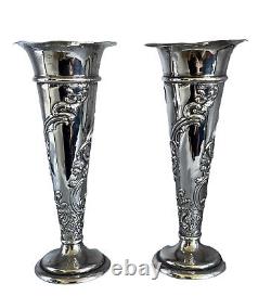 Paire de vases à bourgeons en argent sterling avec design surélevé pondéré, 5,0 pouces de hauteur, vintage