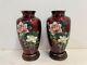Paire De Vases En Cloisonné Rouge Montés En Argent Japonais Vintage Avec Décoration Florale