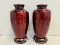 Paire de vases en cloisonné rouge montés en argent japonais vintage avec décoration florale
