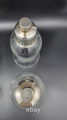 Paire vintage de chandeliers en argent pondéré Rogers avec un ouragan en verre gravé