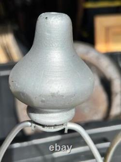 Paire vintage de deux lampes d'urne italiennes en bois sculpté MCM milieu du siècle moderne
