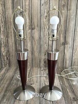 Paire vintage de lampes de table rétro en bois et acier Anthony California, 2 lumières fonctionnelles.