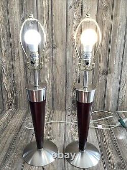 Paire vintage de lampes de table rétro en bois et acier Anthony California, 2 lumières fonctionnelles.
