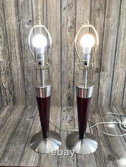 Paire vintage de lampes de table rétro en bois et acier Anthony California, 2 lumières fonctionnelles.