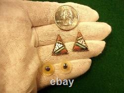 Superbe vieille paire d'antiques boucles d'oreilles en argent sterling Zuni avec pierres triangulaires