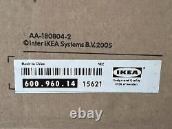 Une paire de lampadaires de sol IKEA DUDERO 15621 blanc/argent cool vintage rétro de 54 pouces.