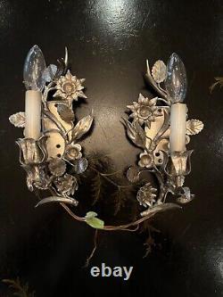 Une paire de magnifiques appliques murales électriques florales/feuilles en argent 10 vintage.