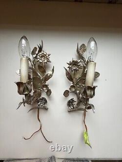 Une paire de magnifiques appliques murales électriques florales/feuilles en argent 10 vintage.