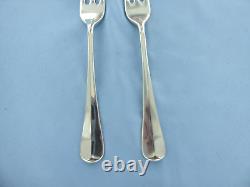 Une paire vintage de fourchettes à dessert en argent sterling Old English rat tail Londres 1966
