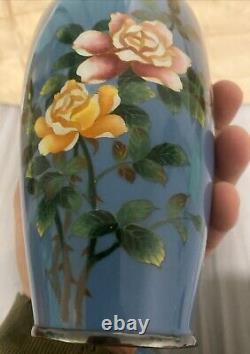 Vase Cloisonné Japonais Vintage Antique 7,5 Bleu avec Roses PAIRE Finition en Argent