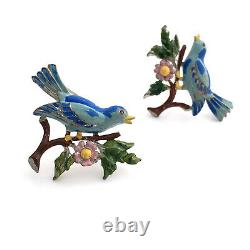 Vieille Paire Coro De Broches En Émail D'oiseau Bleu, Années 1940, Épingle Figurative De Fleur Non Signée
