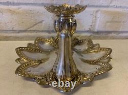 Vtg Paire de chandeliers en argent plaqué avec motifs floraux et décor de pétales de fleurs