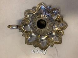 Vtg Paire de chandeliers en argent plaqué avec motifs floraux et décor de pétales de fleurs