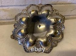 Vtg Paire de chandeliers en argent plaqué avec motifs floraux et décor de pétales de fleurs